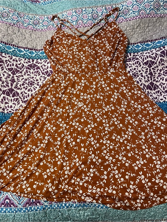 nine britton Dresses & Skirts - nine britton Rust Brown Floral Midi Dress with Crisscross Straps